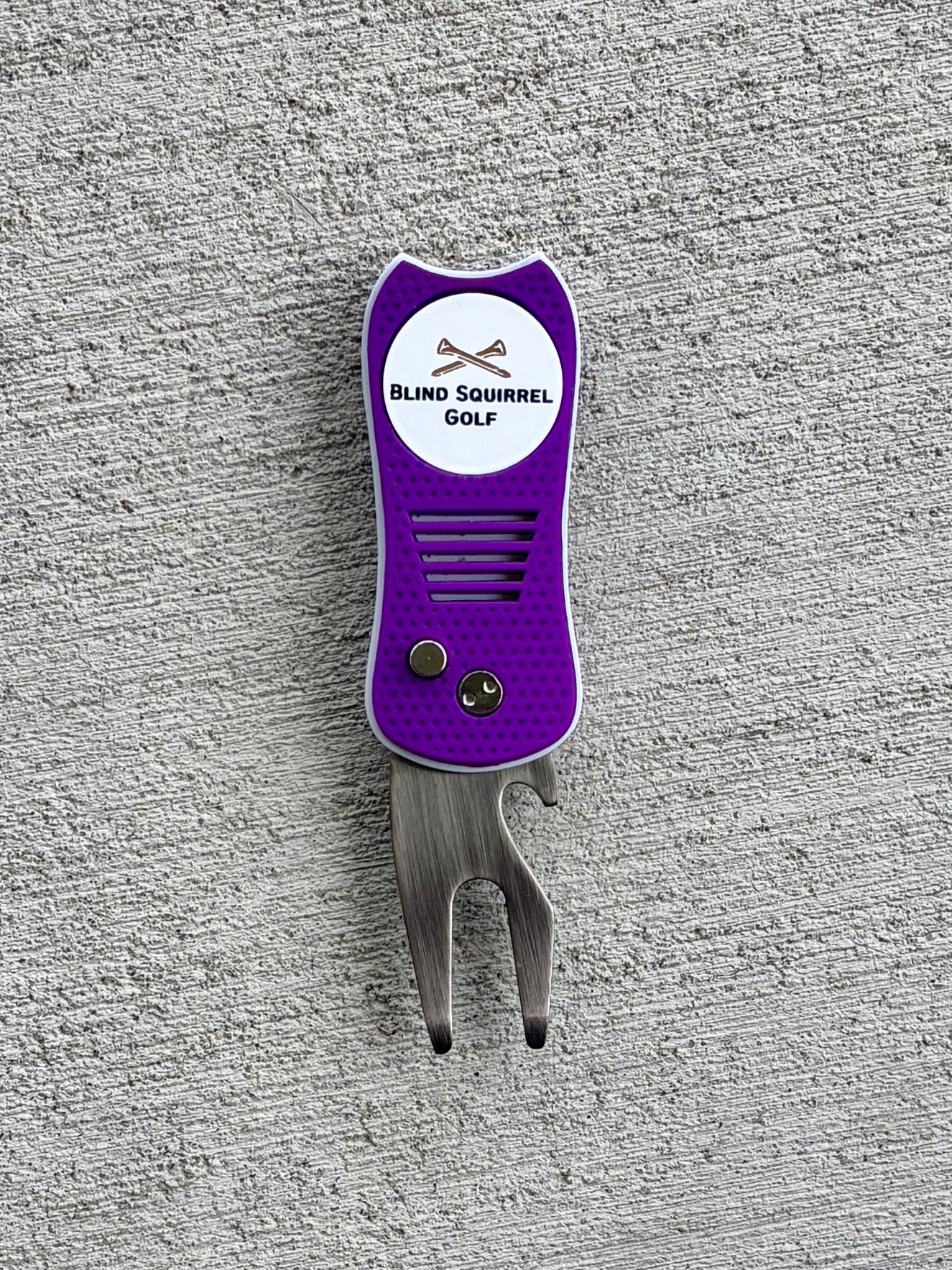 BSG 4-in-1 Switchblade Divot Tool