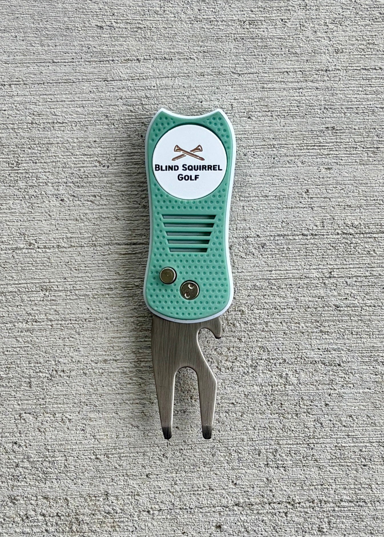 BSG 4-in-1 Switchblade Divot Tool