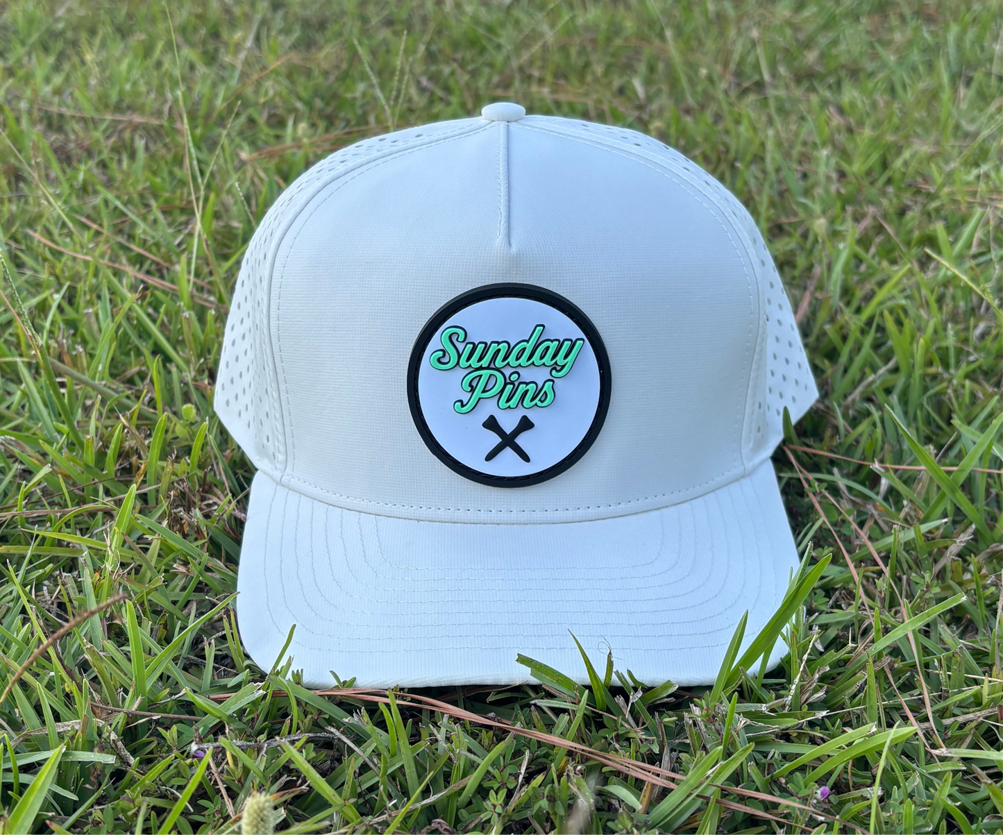 [PRE-ORDER] Sunday Pins Hat - Off white
