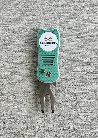 BSG 4-in-1 Switchblade Divot Tool